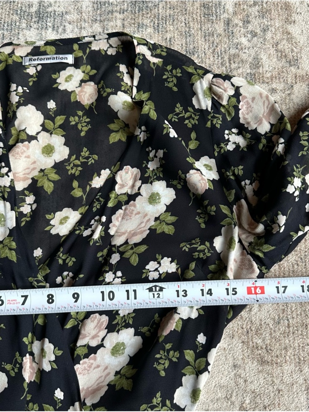 Reformation Kerri Black
Pink Floral Wrap Tie
Mini Sun Dress Wedding
Guest M - Picture 6 of 7